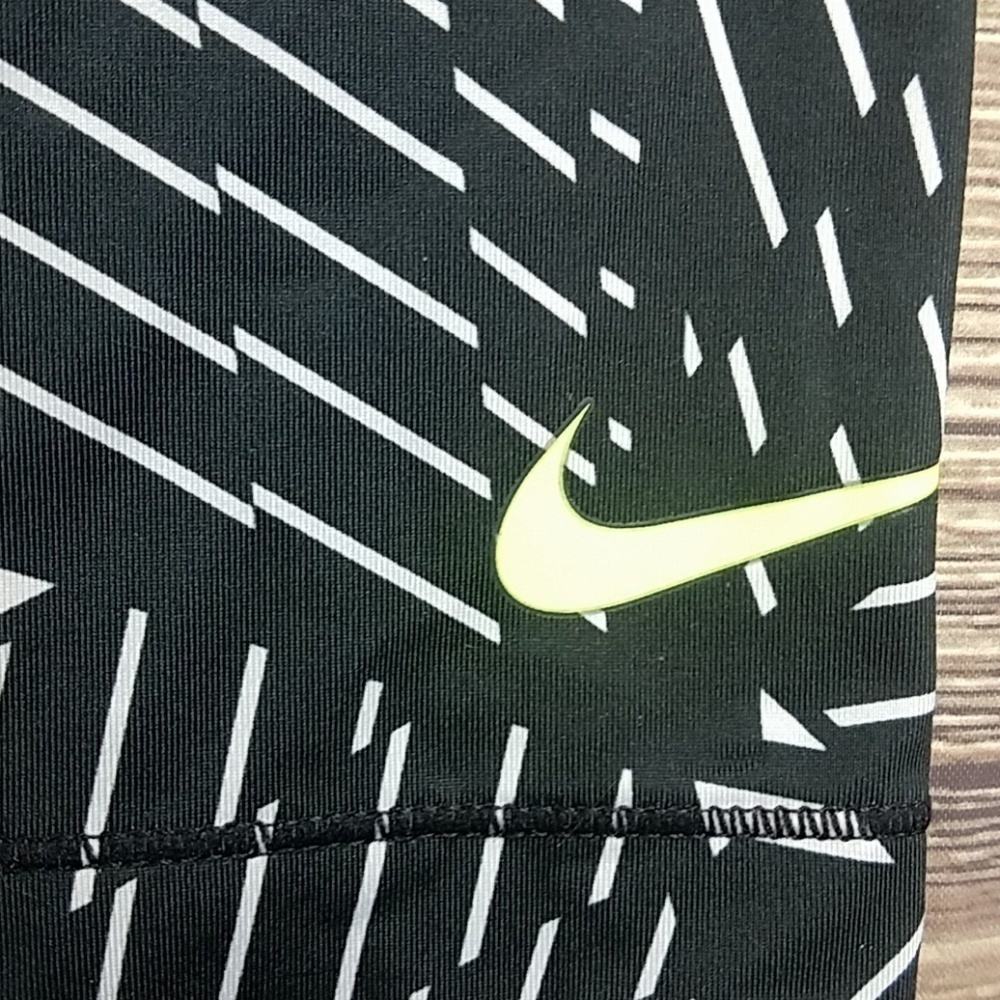 Girls Nike Pro Leggings Sz S / Ch Black - Picture 3 of 5